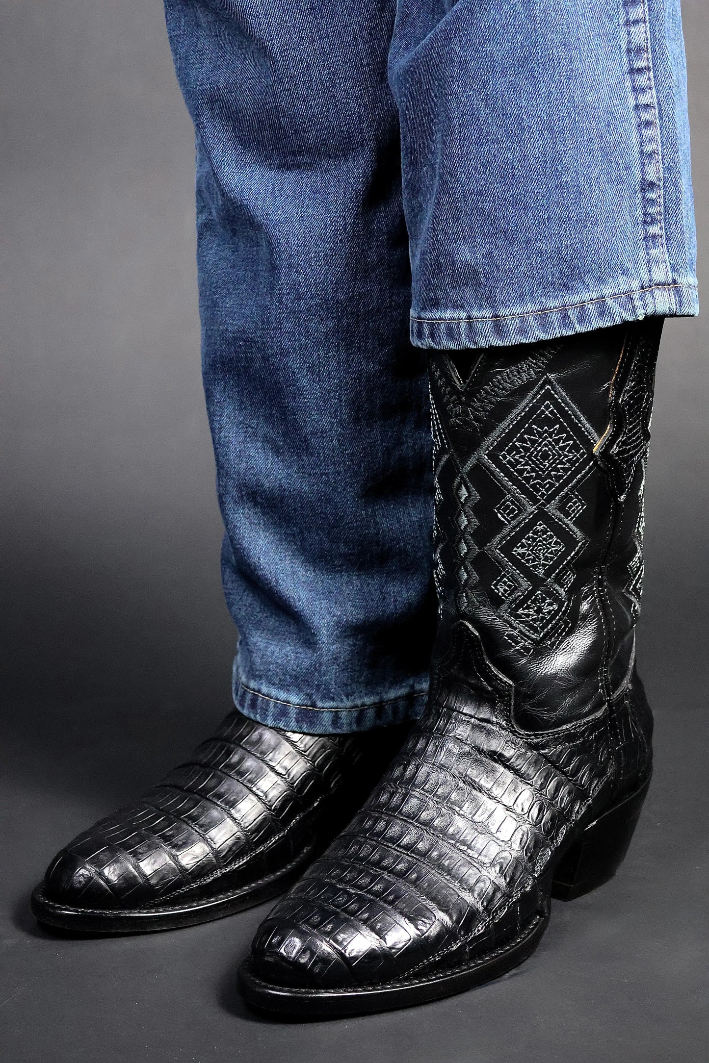 Cowboy Oval Cocodrilo Negro