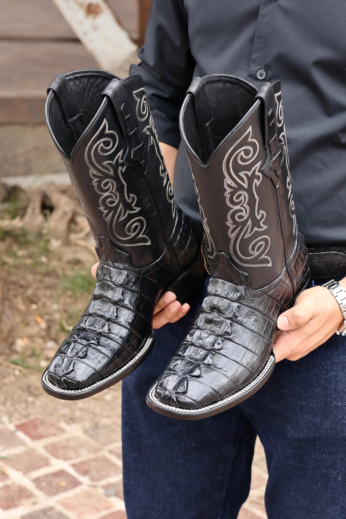 Cowboy Bulldog Cola de Cocodrilo Niloticus Negro