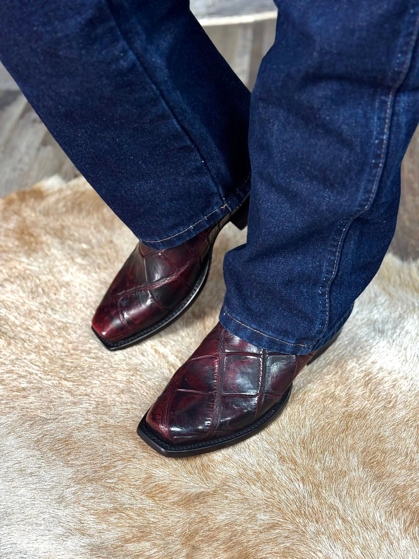 Cowboy Nevada Cocodrilo Alligator Black Cherry