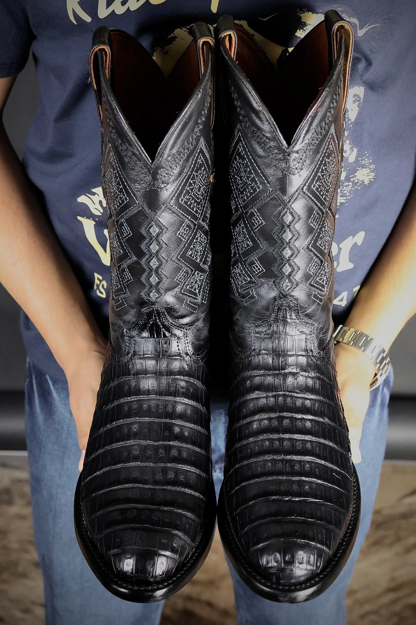 Cowboy Oval Cocodrilo Negro