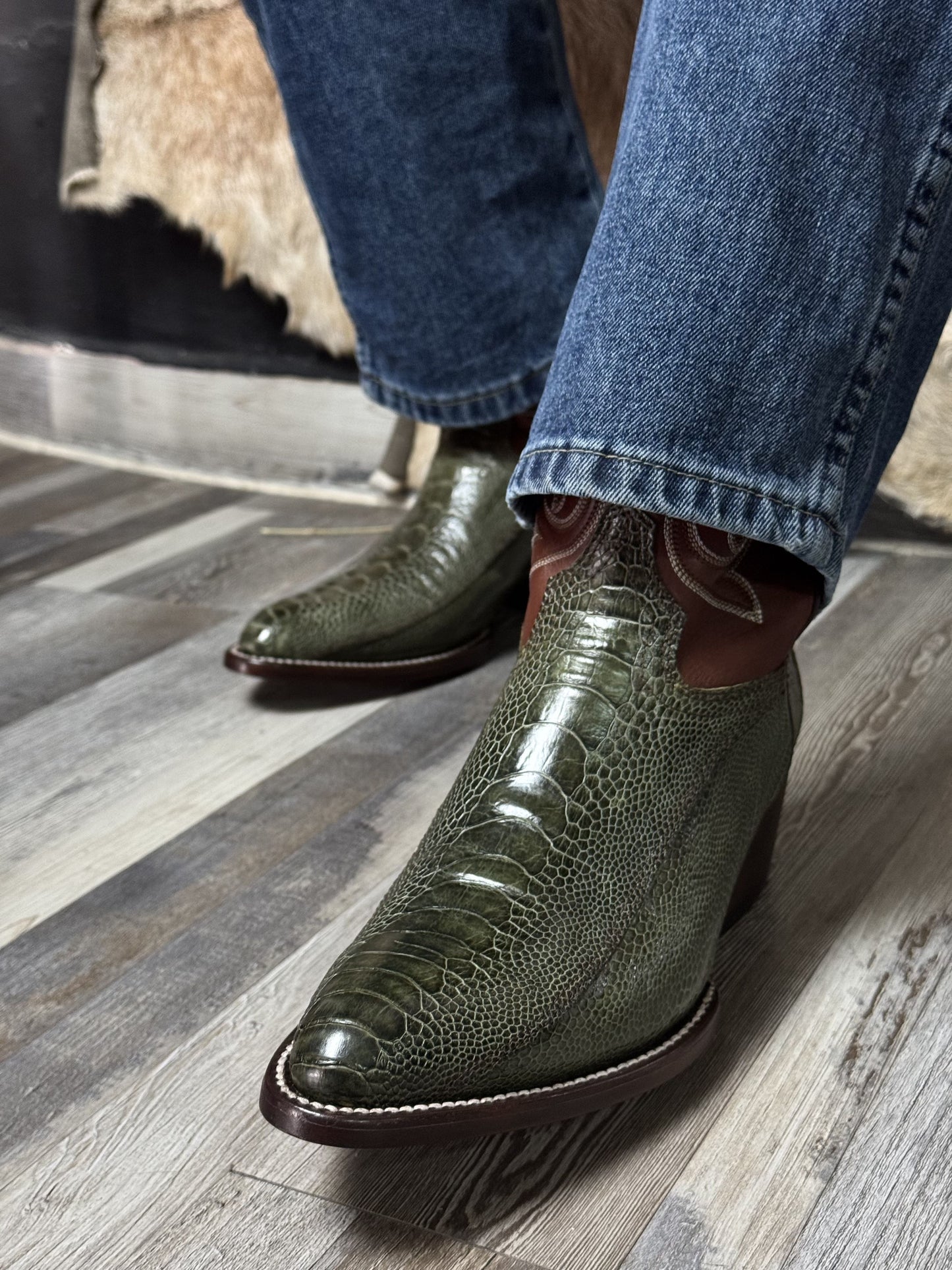 Cowboy Oval Clásica Pata Avestruz Verde